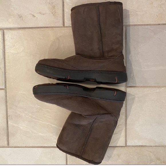 UGG Boots - Picture 3 of 7